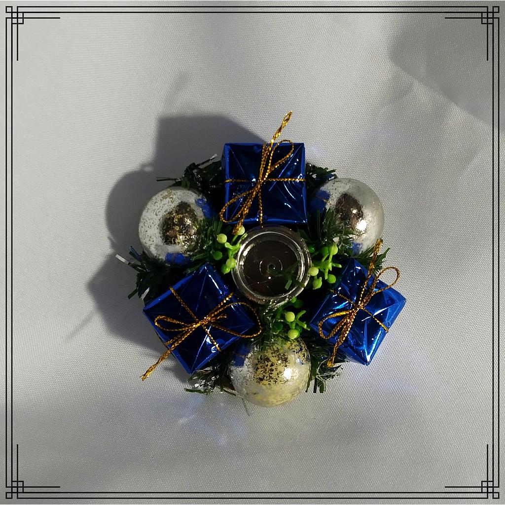 CANDELABRO C/ESFERAS Y REGALITOS