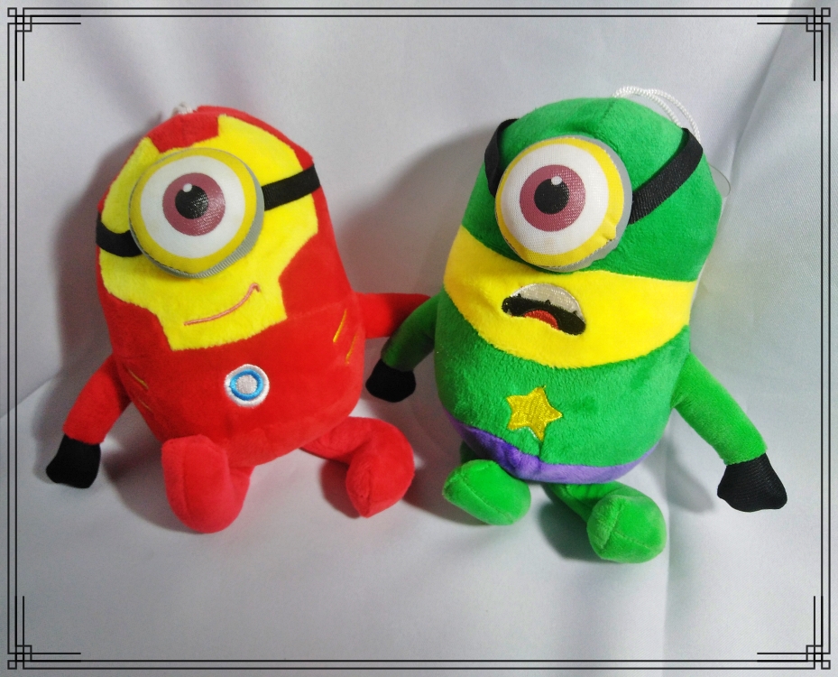 PELUCHE MUÑECO 20CM PEPPA O MINIONS AVENGER